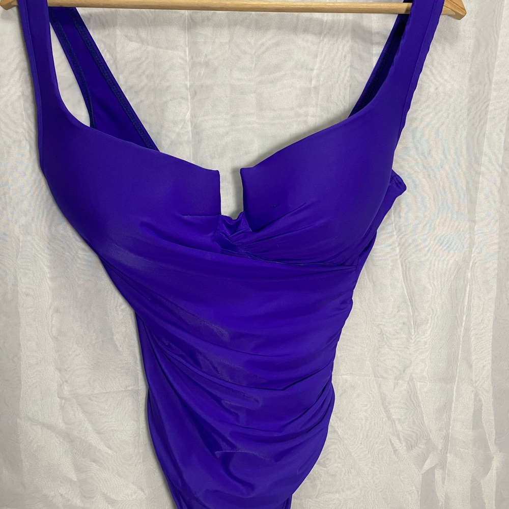 Miraclesuit Must Haves Escape 1 Piece Slimming Underwire Size 12